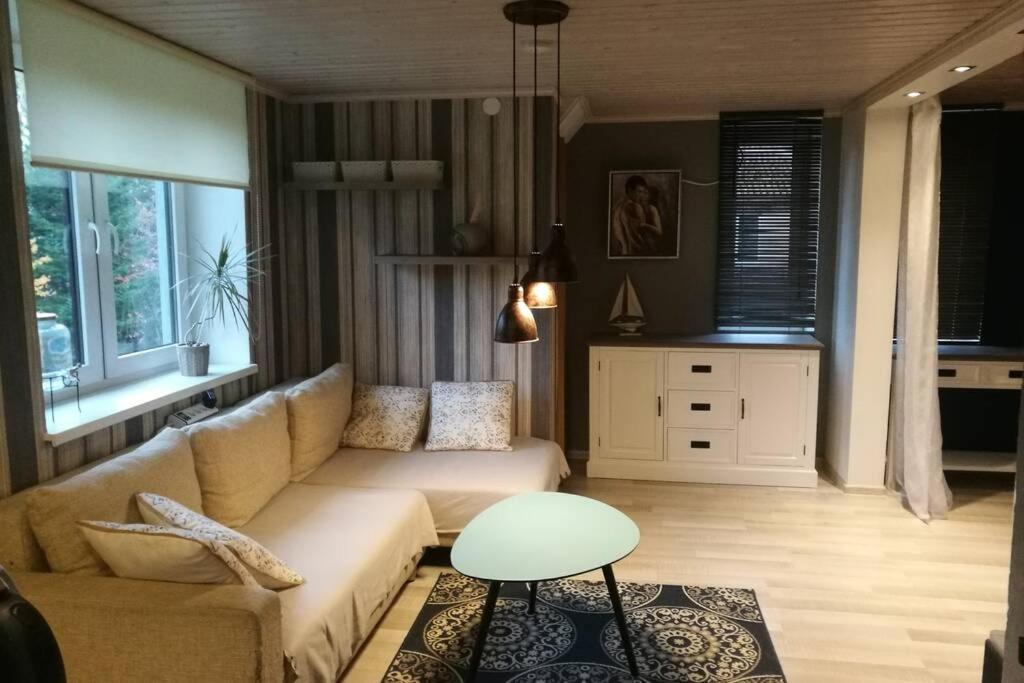 Quiet Place With Garden Studio Apartment Tallinn Bagian luar foto